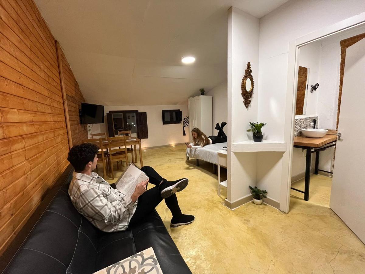 Fortress Jacuzzi Suites 卡迪瓦 外观 照片