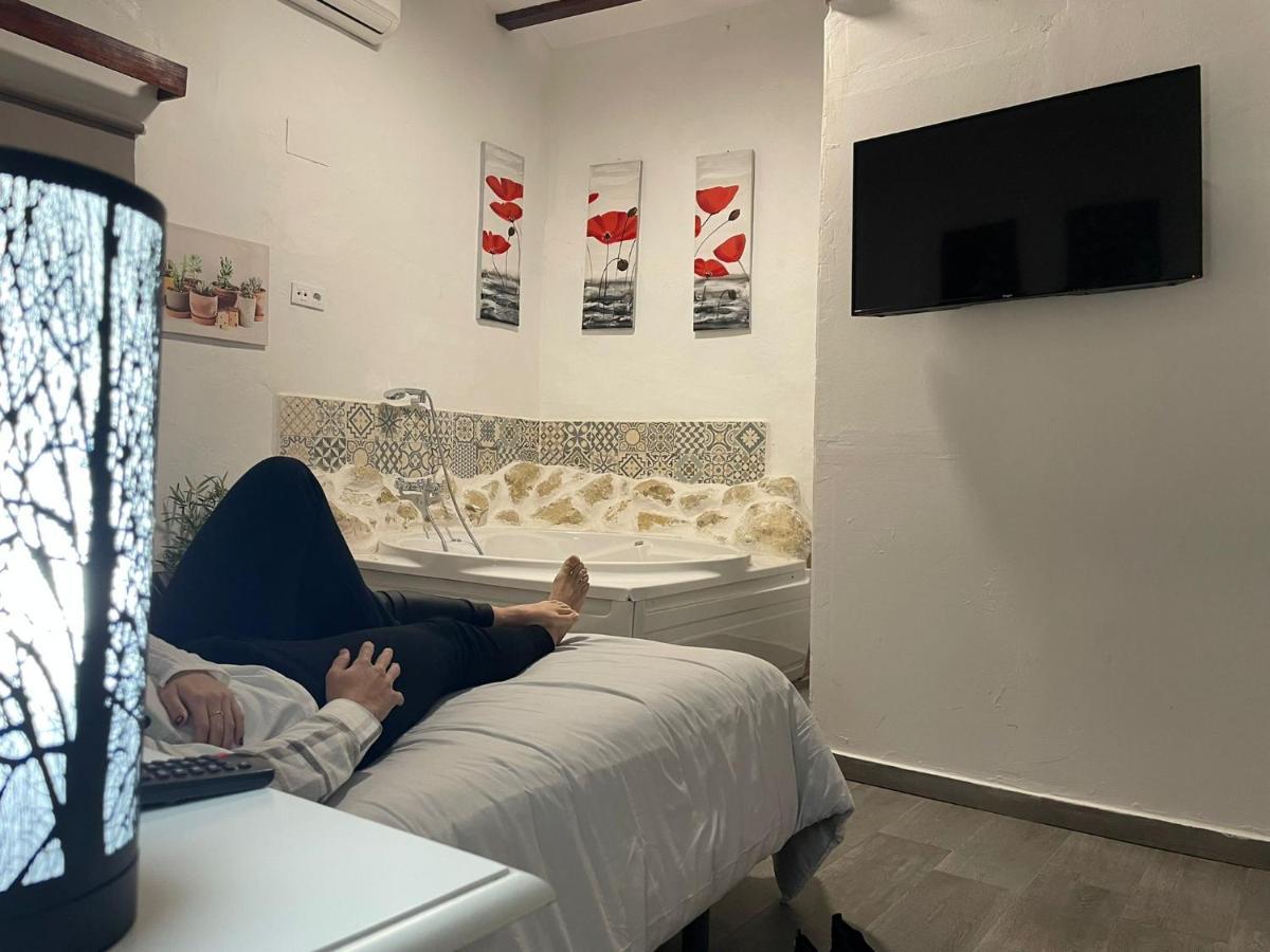 Fortress Jacuzzi Suites 卡迪瓦 外观 照片