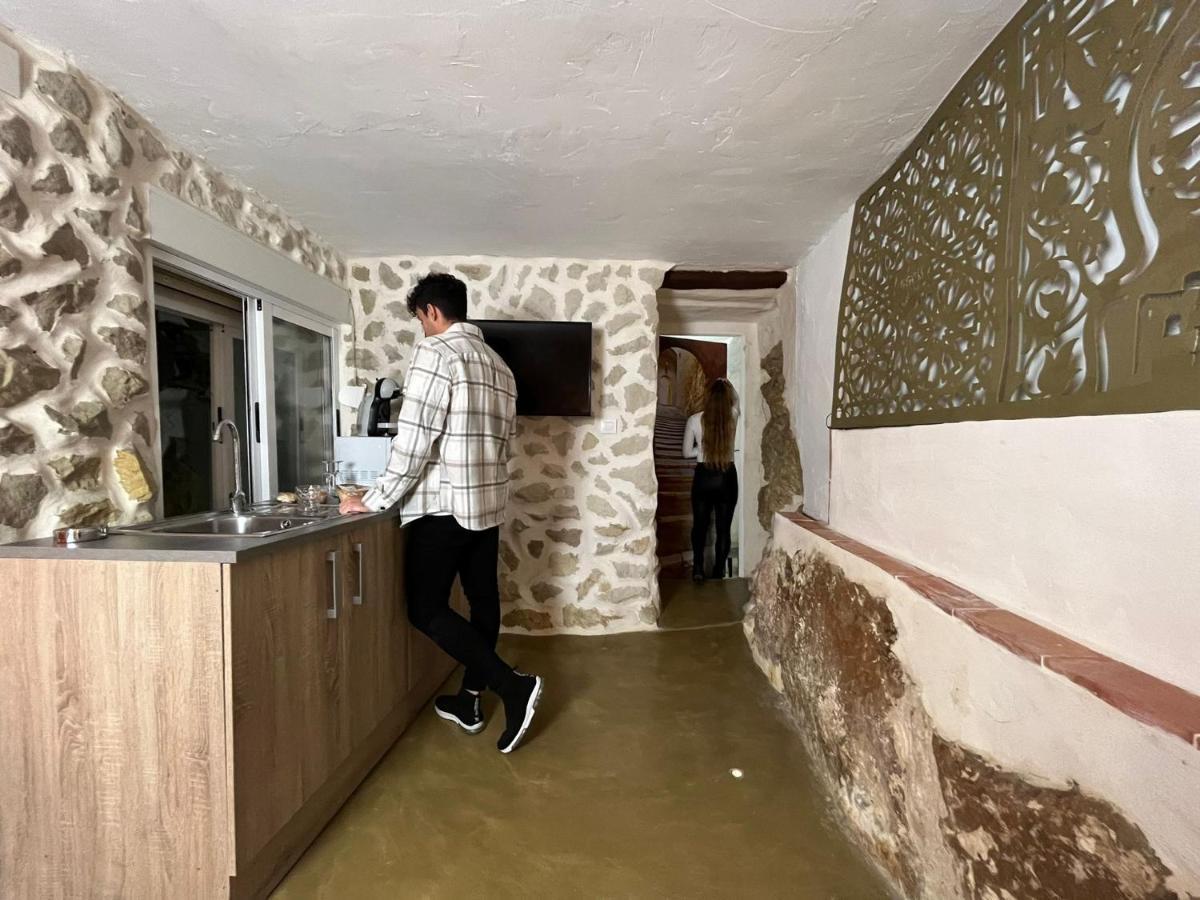 Fortress Jacuzzi Suites 卡迪瓦 外观 照片
