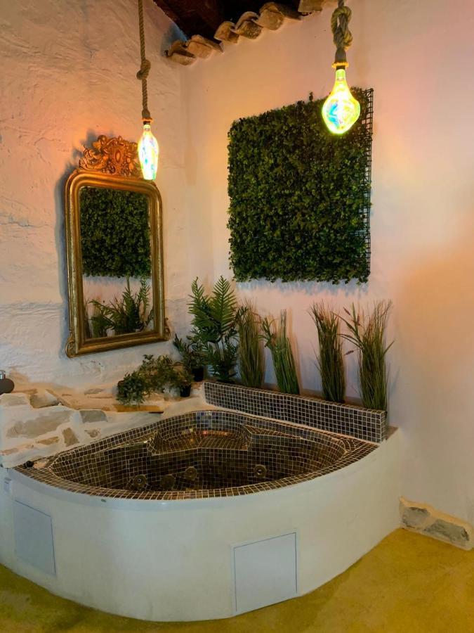Fortress Jacuzzi Suites 卡迪瓦 外观 照片