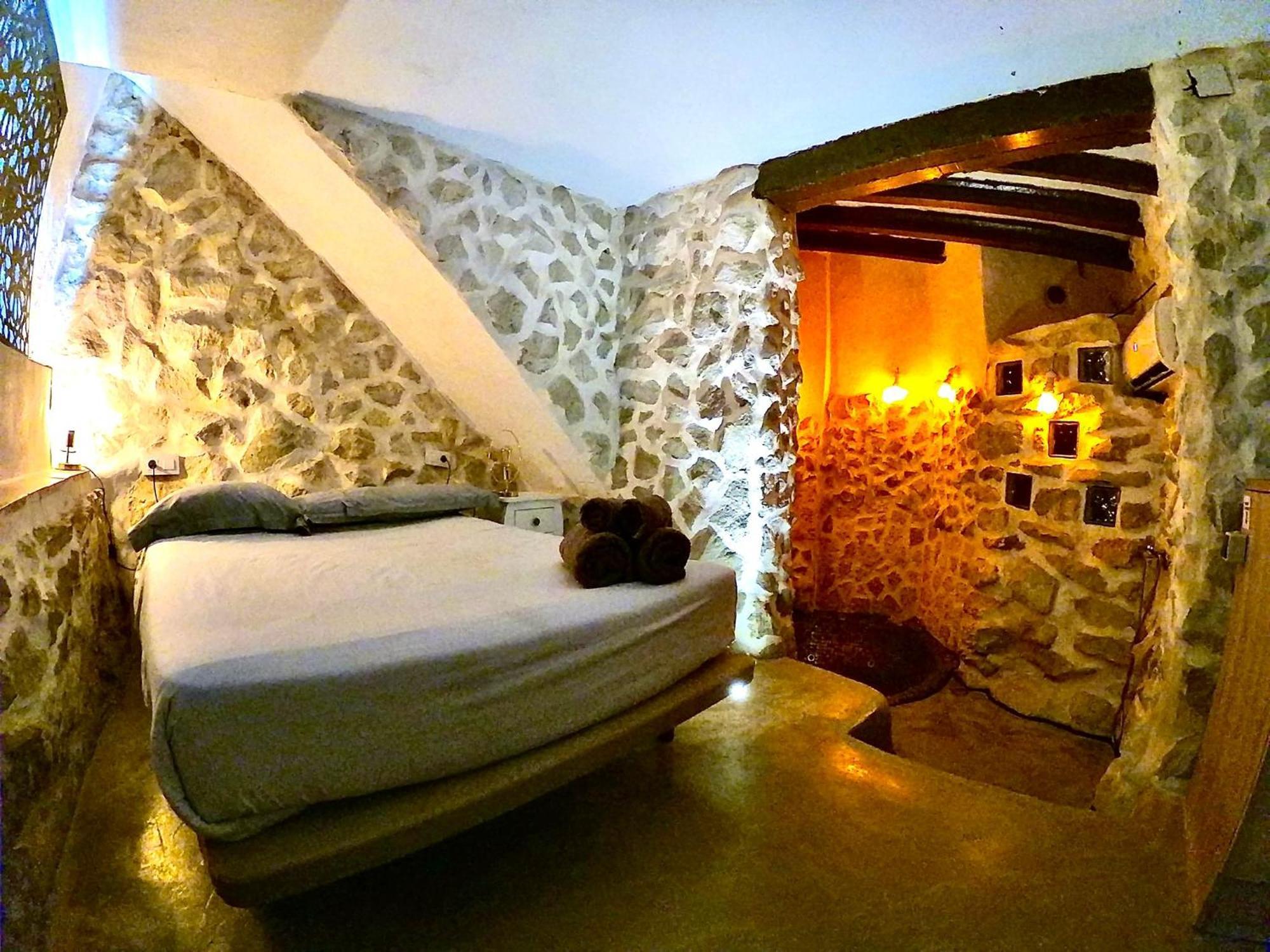 Fortress Jacuzzi Suites 卡迪瓦 外观 照片